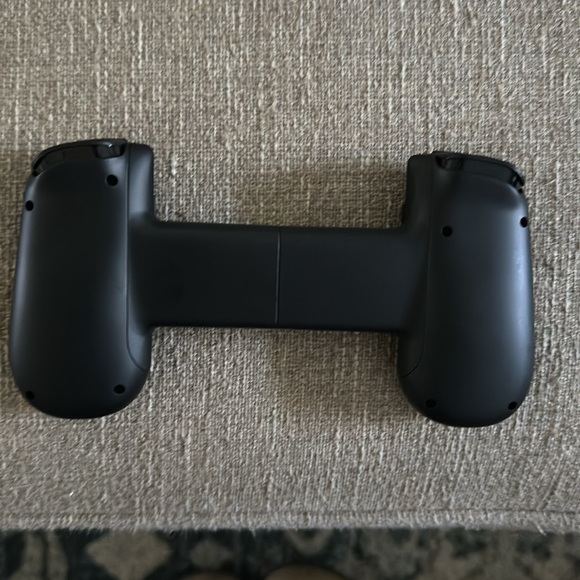 Backbone One mobile gaming device-lightning - Picture 3 of 5